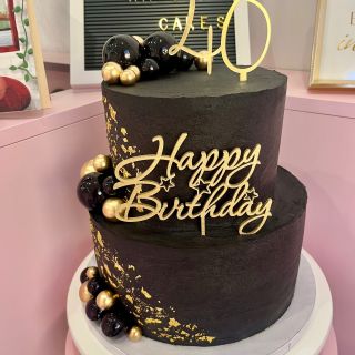 Tento rok robíme samé čierne torty 😍🎂 🥰 Recenzia od našej zákazníčky: Ďakujem za tortičku a koláčiky. Všetkým chutilo. Ja...