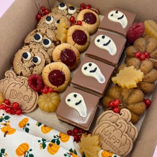 🎃👻 Strašidelne dobré HALLOWEENSKE koláčiky sú späť! 👻🎃 Vegan 🌱 & gluten free 🌾❌ — takže bez strašidiel pre tvoje bruško,...