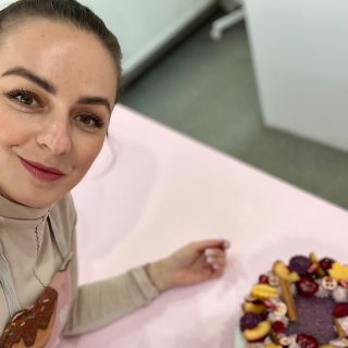 Jeseň u nás vo výrobni 🍁🍂🥮 www.rawliacakes.sk #veganjedlo #rawvegancakes #vegantortykosice #rawvegankošice #rawliacakes...